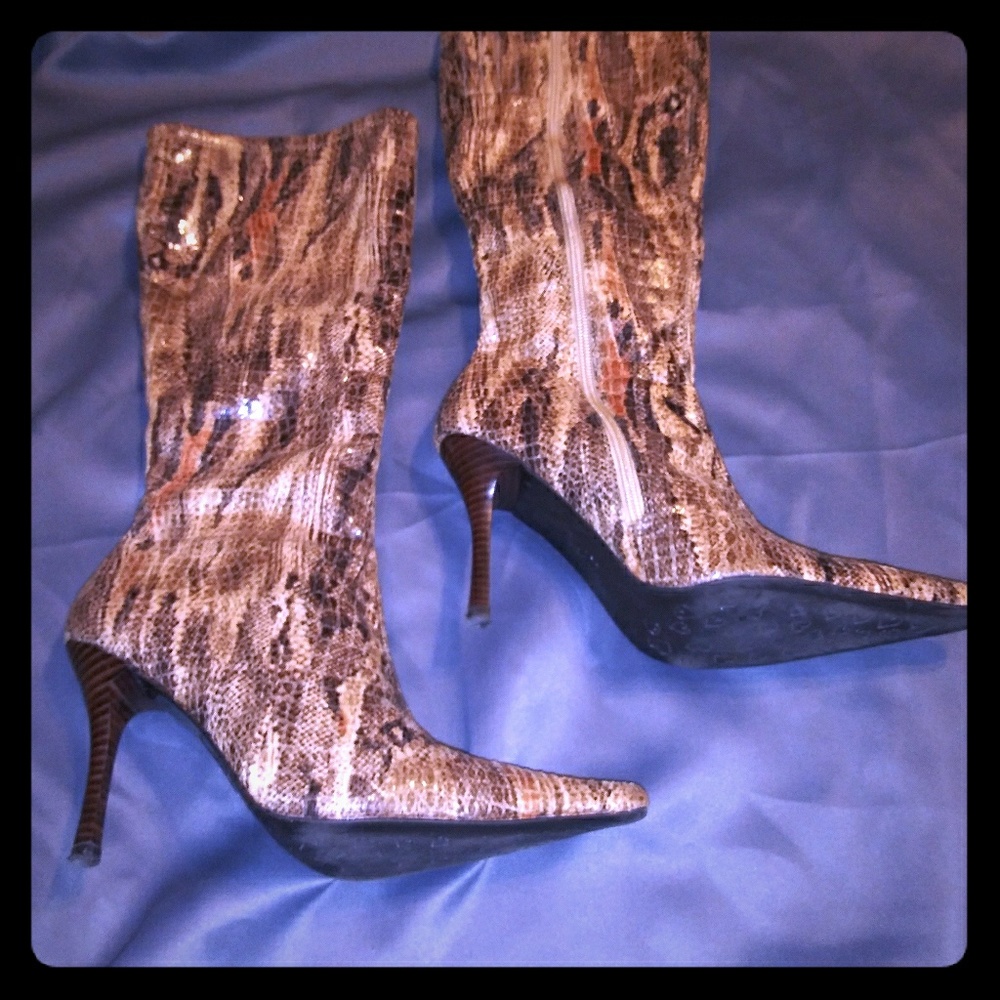 Luichiny Faux Snakeskin Boots
